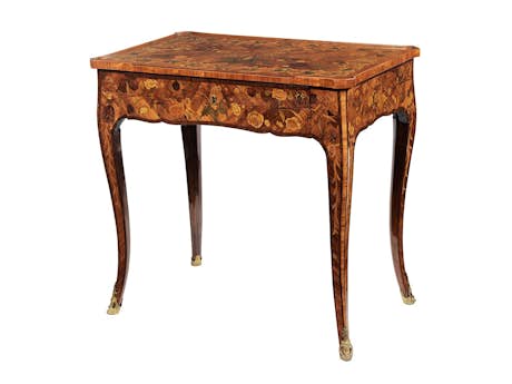 Eleganter Louis-XV Tisch